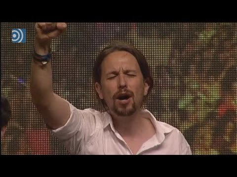 Unidos Podemos cantan El pueblo unido jamás será vencido