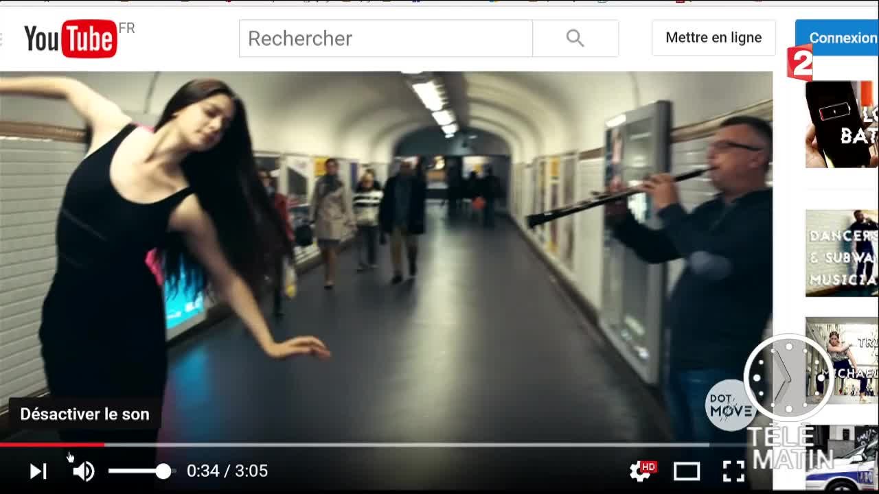Trois danseurs viennent surprendre des musiciens dans le métro parisien - 20160627