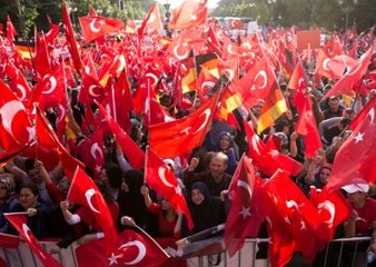 Almanya'da Türk Kökenliler Parti Kuruyor