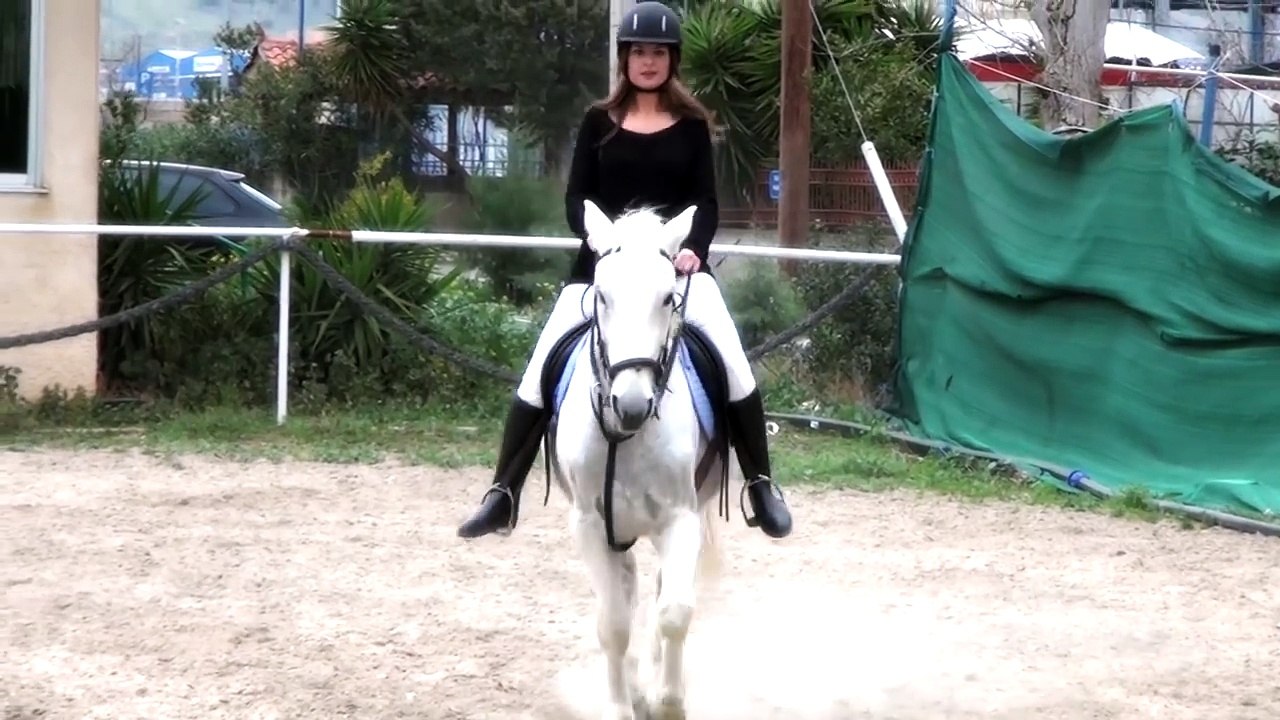 Ράνια Τέκου - Ο άντρας είμαι εγώ | ( Official Music Video)