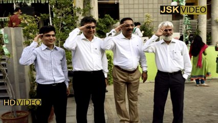 Hum Apna Nazriya rakhtay hain