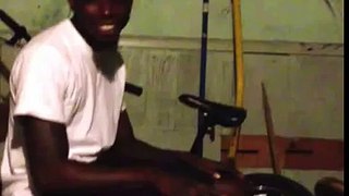 Haitian start singing in Spanish after blowing 10 spliff!!!!!
