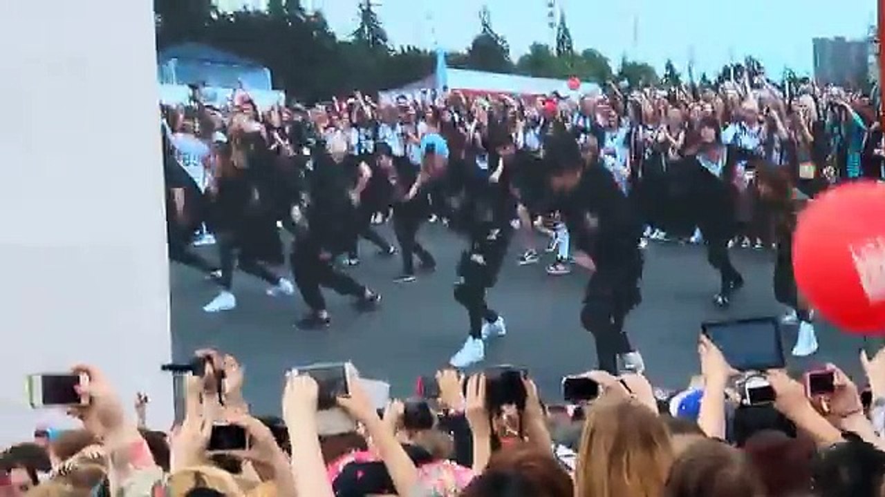 [140614] BTS in Russia, Flashmob