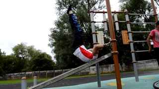 Entrainement de folie en street workout avec les casques Play2run.........