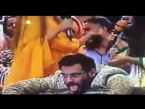 Aamir Liaquat shows reenactment of a girl committing suicide