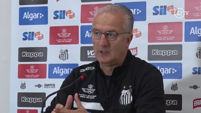 Dorival diz que não conta com saída de jogadores para a sequência do Santos no Brasileirão