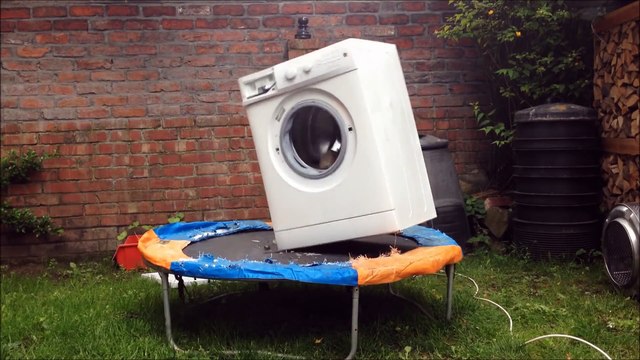 Machine à laver + briques + trampoline gros moment de délire!