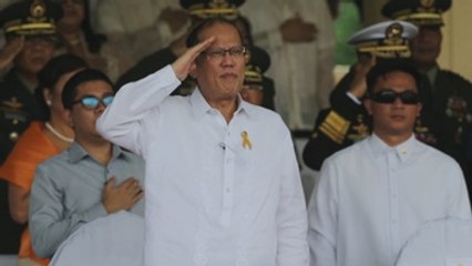 Las Fuerzas Armadas filipinas desfilan para despedir a Aquino