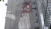Берлин шокирован фреской кровавой беженки