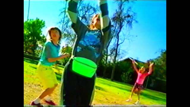 Parodie des pubs des années 90 (Uncensored)