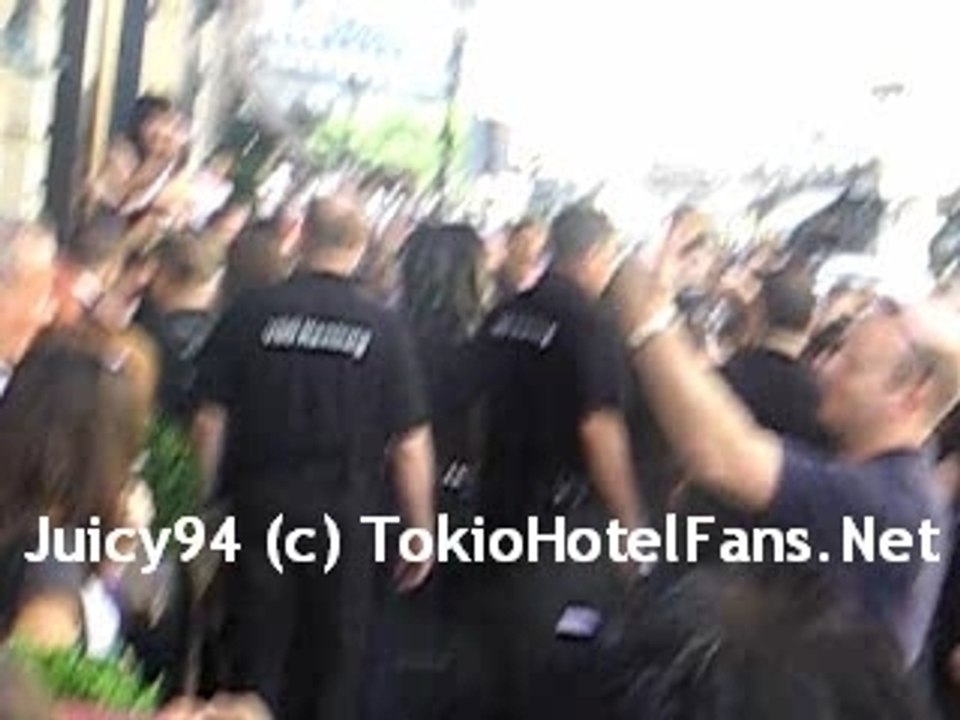 Tokio Hotel à leur hôtel, Paris (14-07-2007)