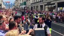 Un policier fait sa demande en mariage en pleine Gay Pride de Londres