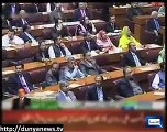 PML.N protest during presidential address to the Parliament, Report by Shakir Solangi, Dunya News.