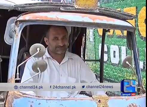 Rickshaw drivers disturbed due to lack of passengers