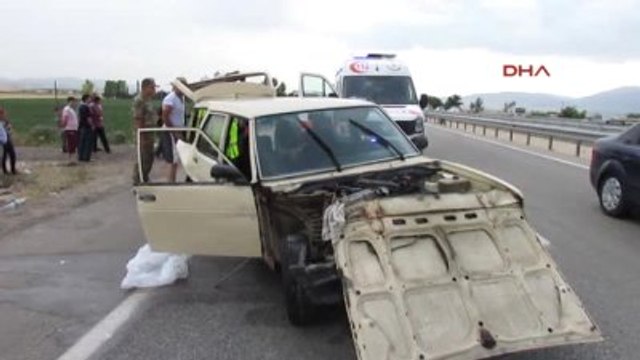 Sandıklı'da Trafik Kazası: 1 Ölü, 4 Yaralı