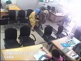 Robbery in UBL Bank Sargodha Pakistan CCTV footage video 2016
