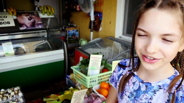 Активный отдых - лучшая подружка Света в парке львов Тайган. Видео для детей.