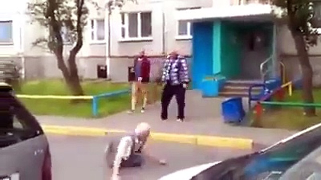 This is how old people fight