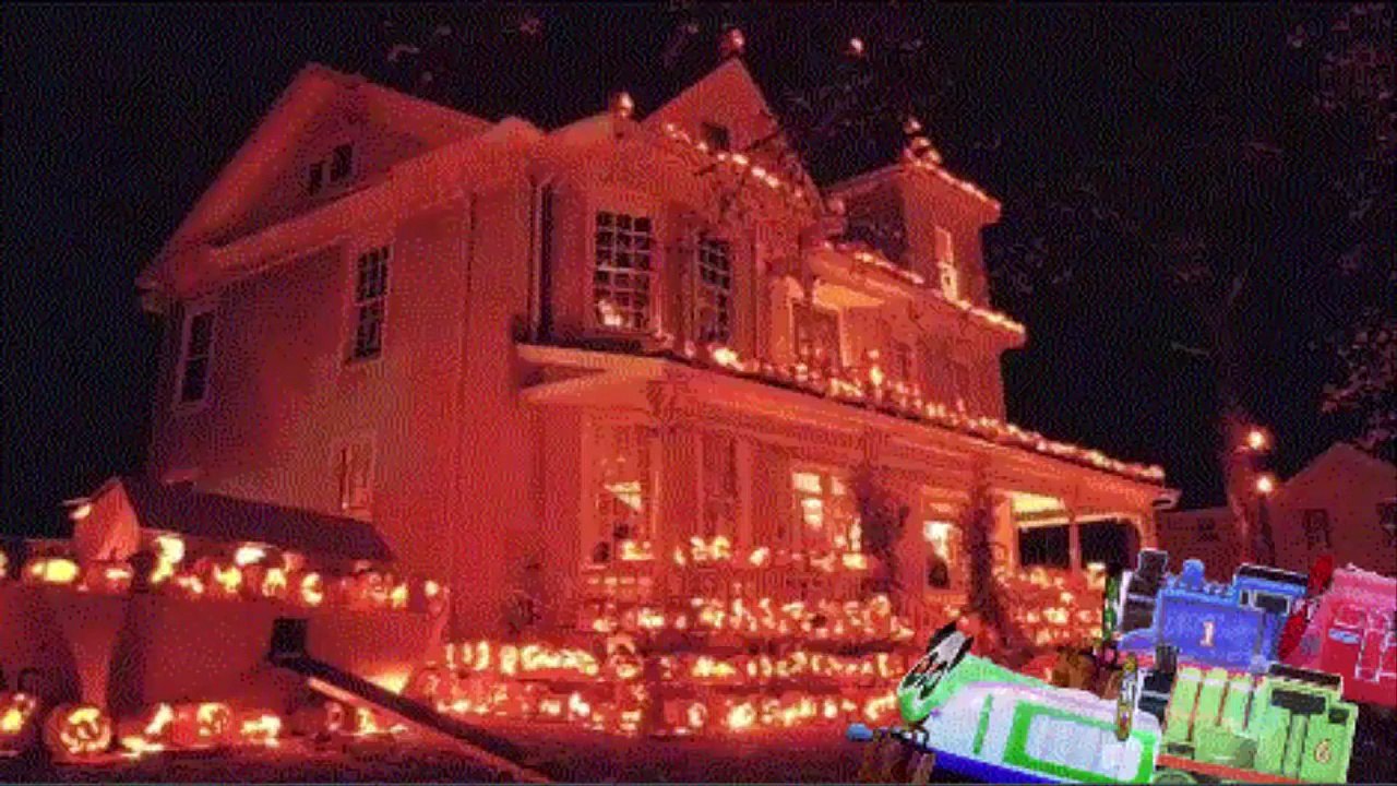 A HALLOWEEN STORY - TRAINS - HULK BATMAN SPIDERMAN - THOMAS & FRIENDS - CHUGGINGTON - Fisher-Price