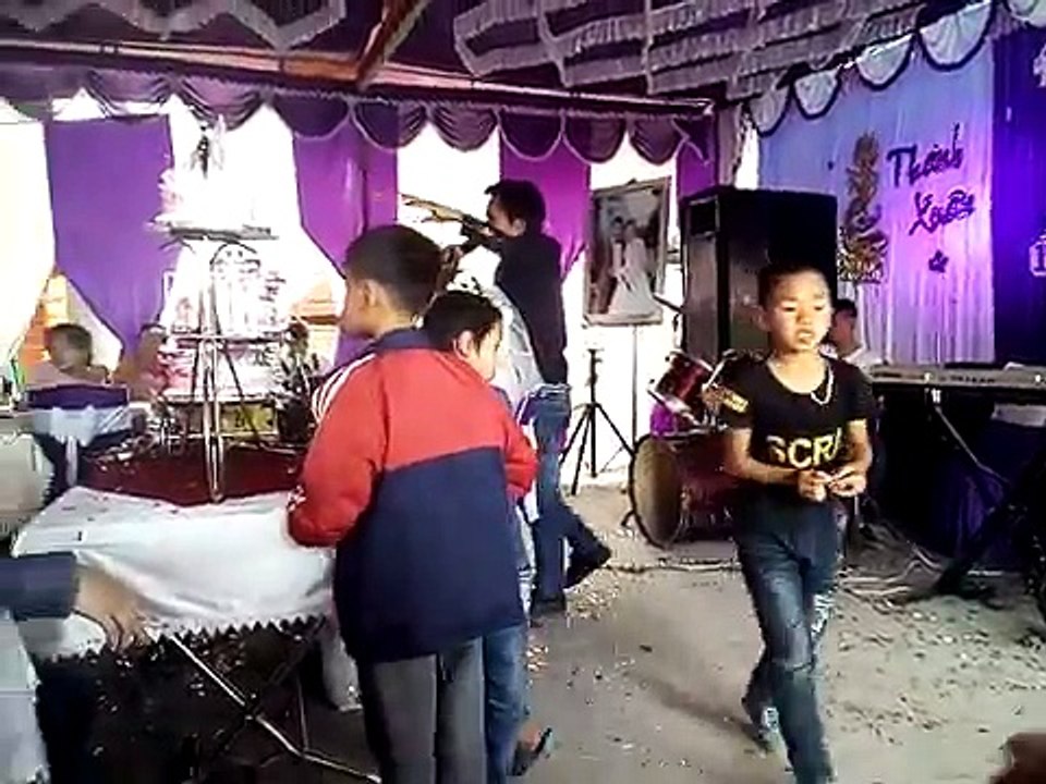 Bức thư tình đầu tiên - Đám cưới Hội Lính