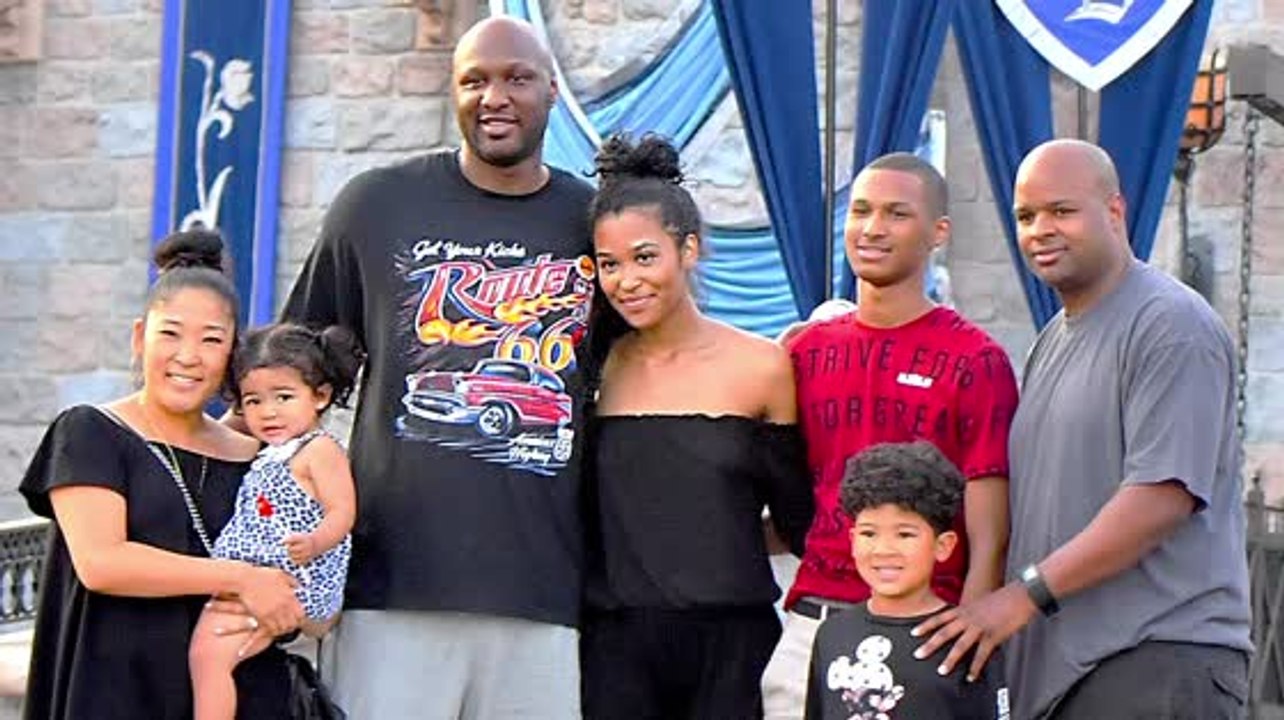 Lamar Odom genießt einen Familientag im Disneyland