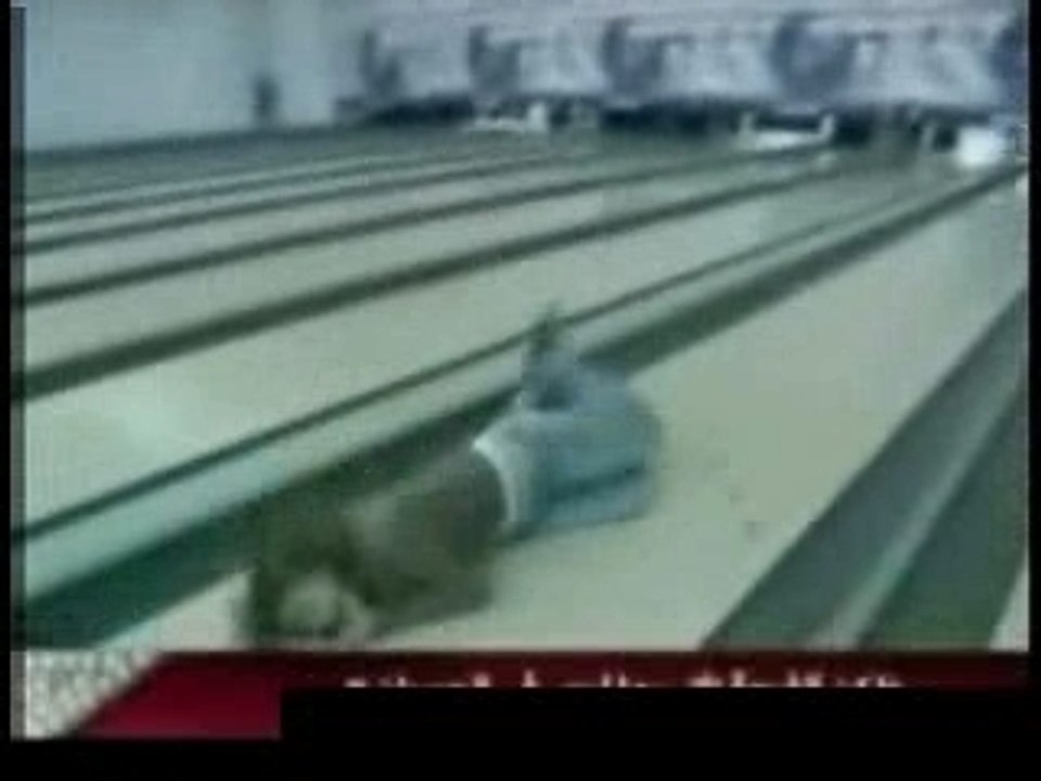 La soeur de Régis fait du bowling !