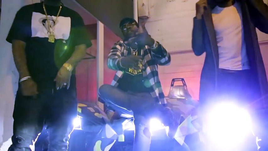 Chance the Rapper ft. 2 Chainz & Lil Wayne - No Problem (Official Video)