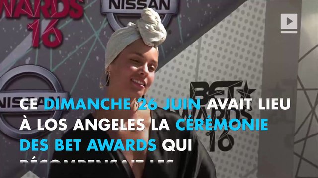 Alicia Keys rayonnante sans maquillage sur le tapis rouge des BET Awards 2016