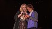 Adele lâche un rot au visage d'une fan en plein concert