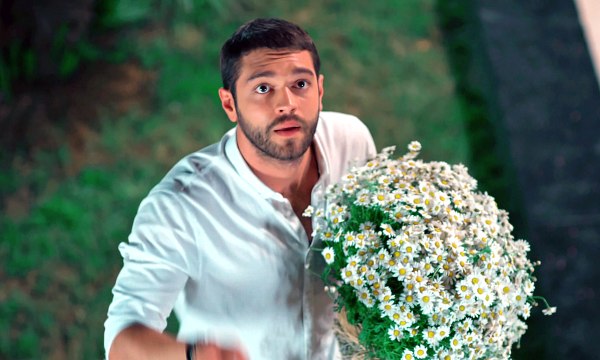 Tatlı İntikam 14. Bölüm - İlhan Şeşen - Ellerimde Çiçekler