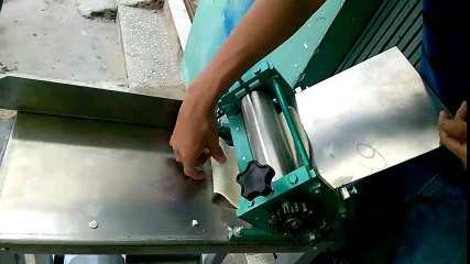 Máy cán và cắt sợi mì, máy cán và cắt sợi bánh canh, máy cắt sợi phở, LH 0937504468