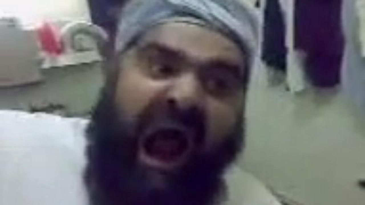 Funny Molvi Dancing Gone Crazy - Pakistani Funny Dance Videos