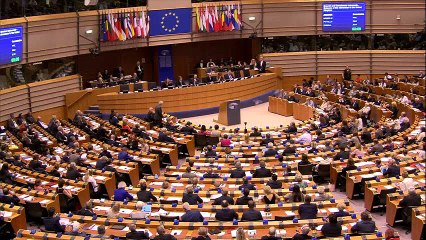 Juncker recadre un membre du Ukip avant le sommet européen sur le Brexit (1 min 16) : "C'est la dernière fois que vous applaudissez ici"