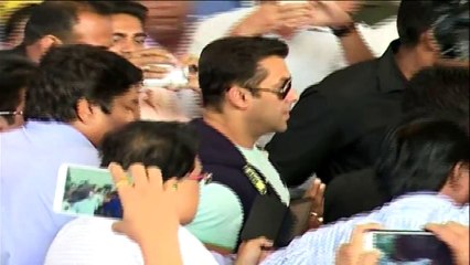 FINALLY Salman, Shahrukh, Aamir To Share Screen TOGETHER - HOT NEWS