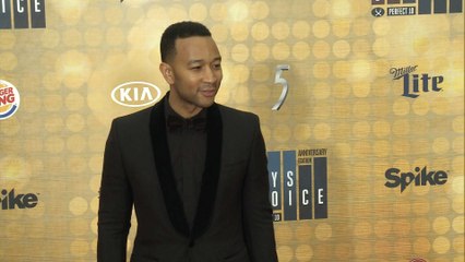 E! Celebrates Celebrity Dads for Father's Day