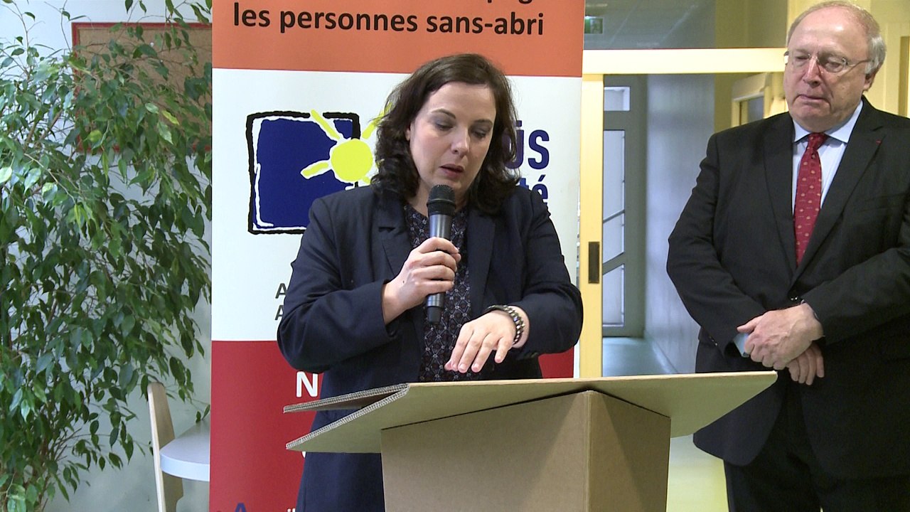 Emmanuelle Cosse inaugure le centre d’hébergement et de réinsertion sociale, Quai de Metz
