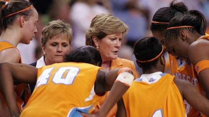 Pat Summitt dies at 64