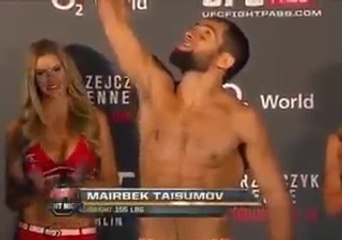 Pakistani Wrestler nay over smart Boxer kay sath kya kiya