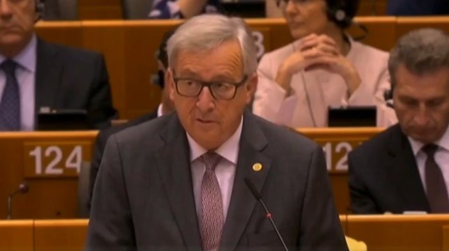 Pourquoi êtes-vous là ? Juncker interpelle Farage au Parlement européen