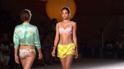 Guillermina Baeza desfilada juny 2016