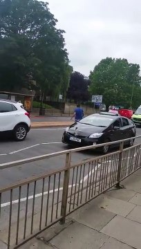 Un moniteur d’auto-école écrase un automobiliste pendant un road rage (Londres)