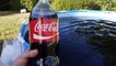 Vidéo :  Une piscine avec plus de 5.678 litres de Coca-Cola, 90 kilos de glace, un seau de Mentos et un baigneur fanatiq