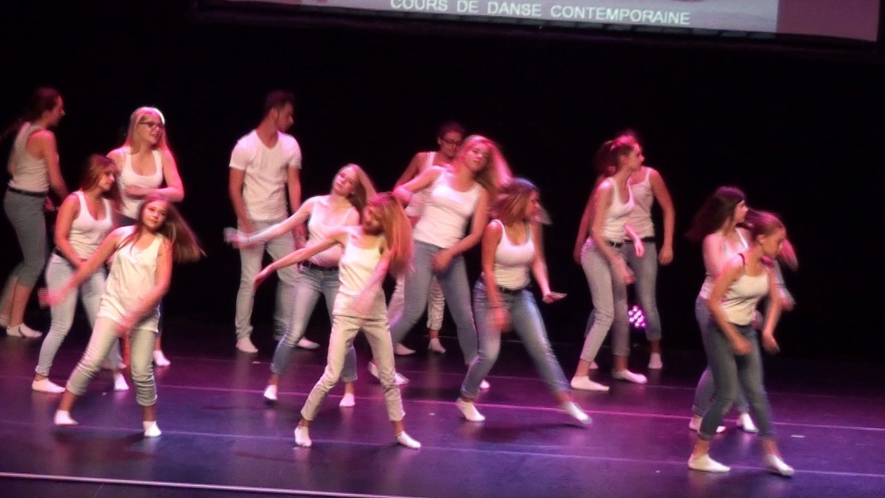 GALA 2016 grands Ados acte 1 scene 7