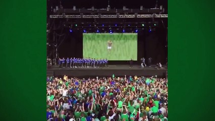 Torcida da Irlanda do Norte recebe a seleção com hit para Will Grigg