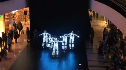 Impresionante espectáculo de baile en centro comercial