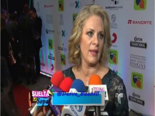 Érika Buenfil Alfombra Roja #ENM2016 {SLS}
