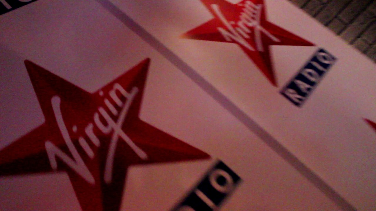 "Imany" en Showcase privé "Virgin Radio" à Rennes