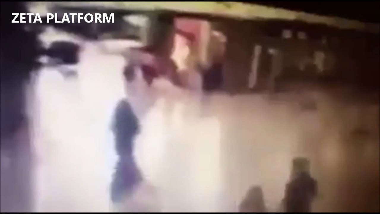 ATATÜRK HAVA LİMANINDAN İŞİDÇİ CANLI BOMBANIN KENDİNİ PATLATMA GÖRÜNTÜSÜ