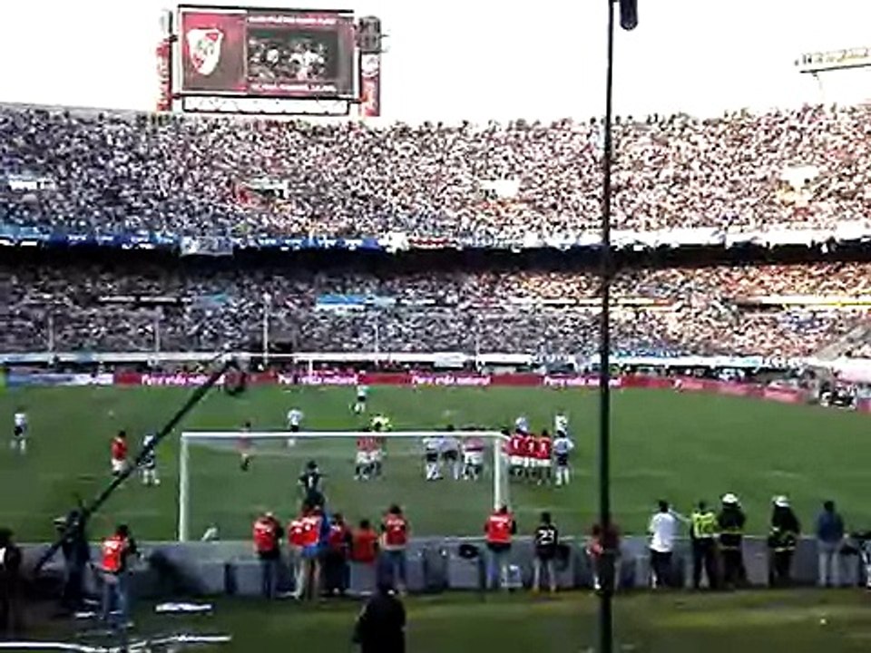 Argentina 2-0 Chile (1-0 Riquelme) 13-10-07