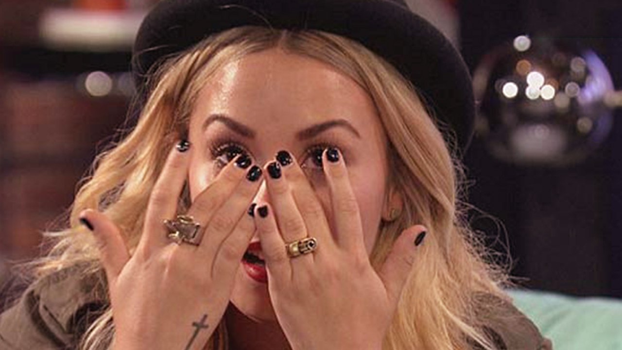 Demi Lovato Breaks Down into Tears While Confessing About Her Body Image